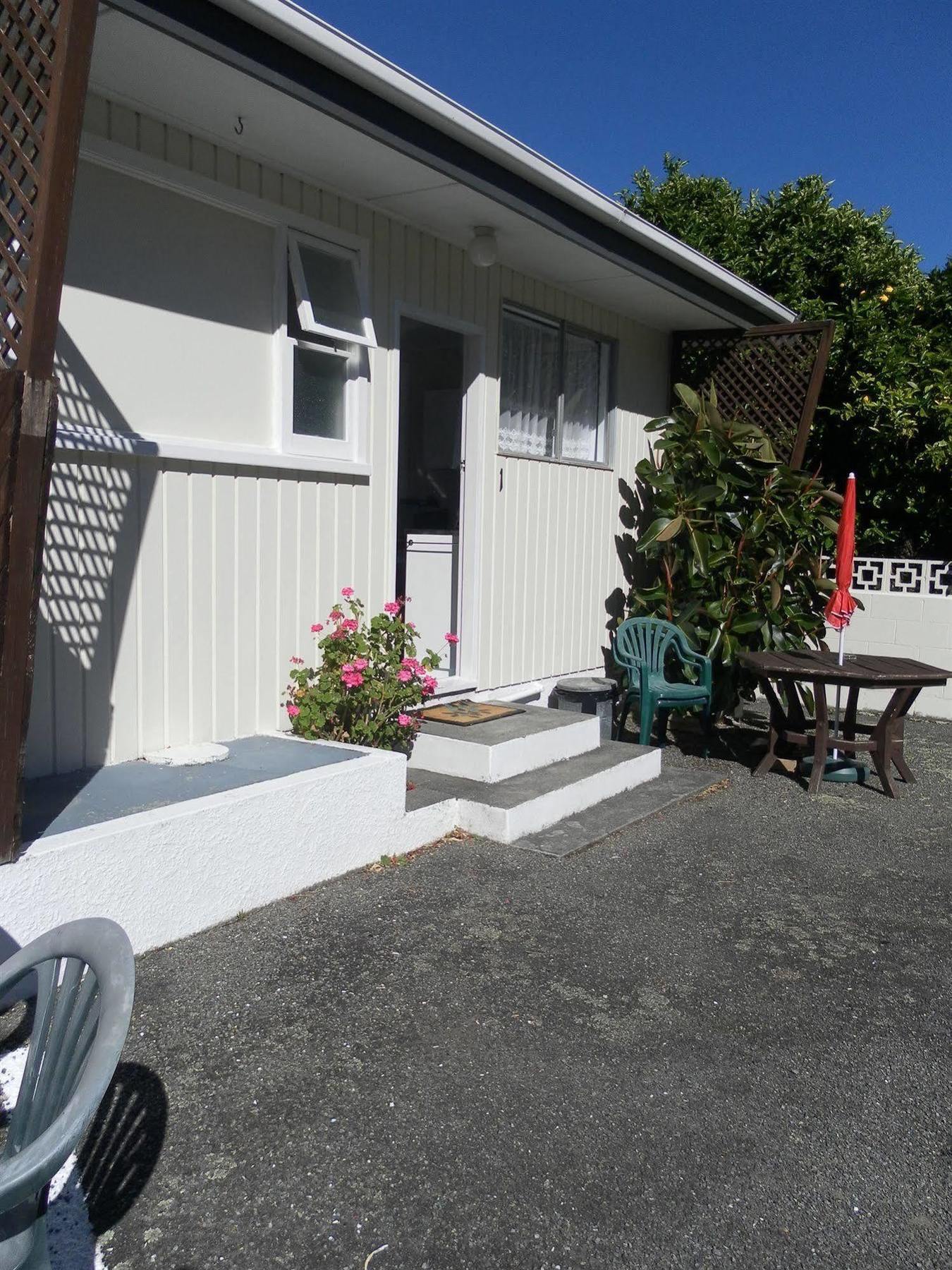 Beachside Sunnyvale Motel Picton Exterior photo