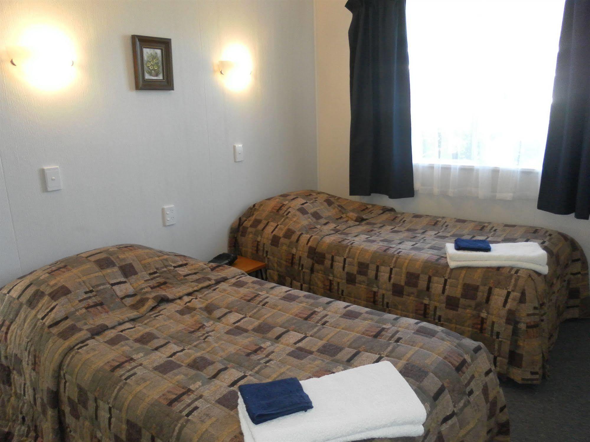 Beachside Sunnyvale Motel Picton Exterior photo