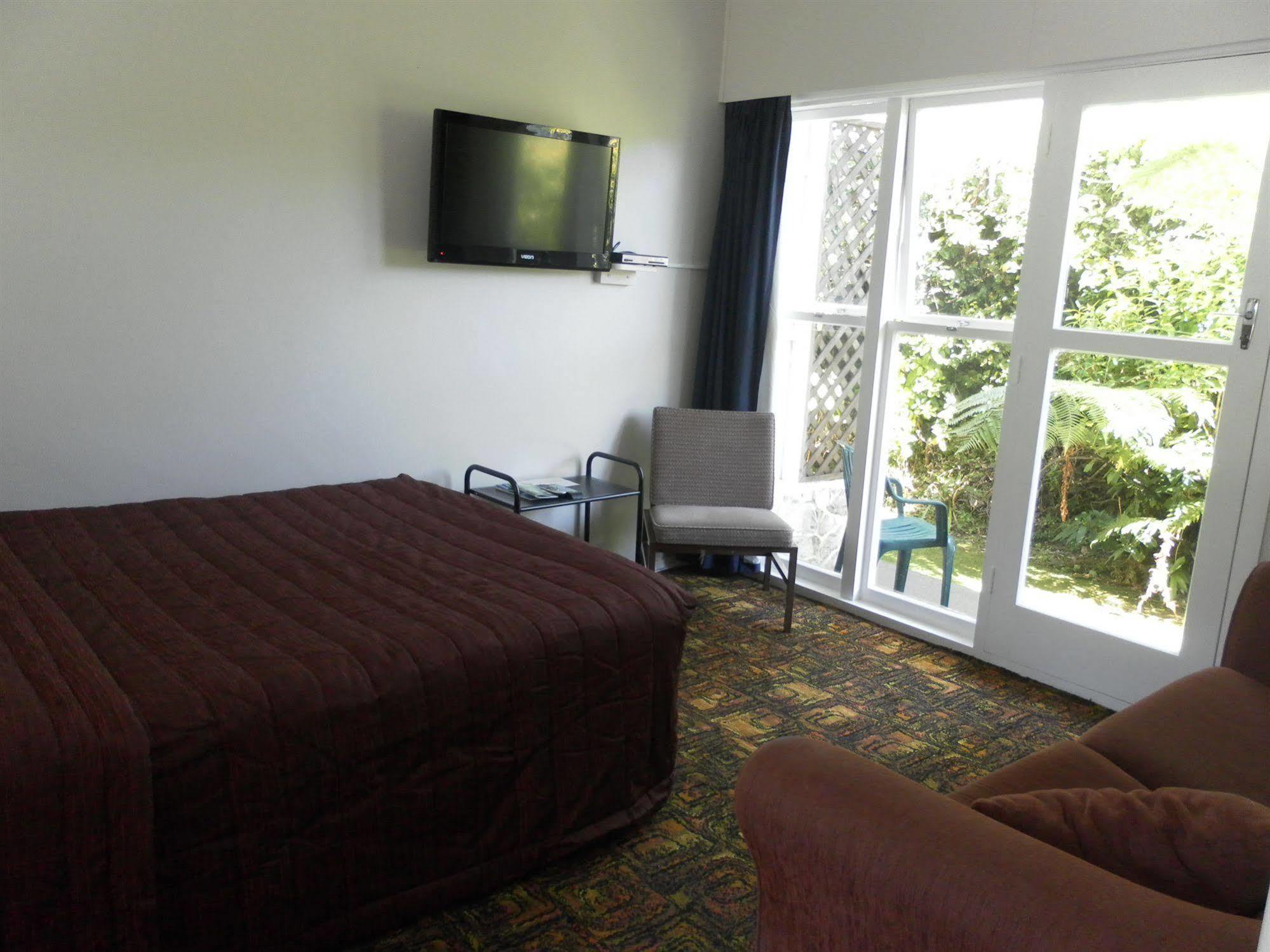 Beachside Sunnyvale Motel Picton Exterior photo