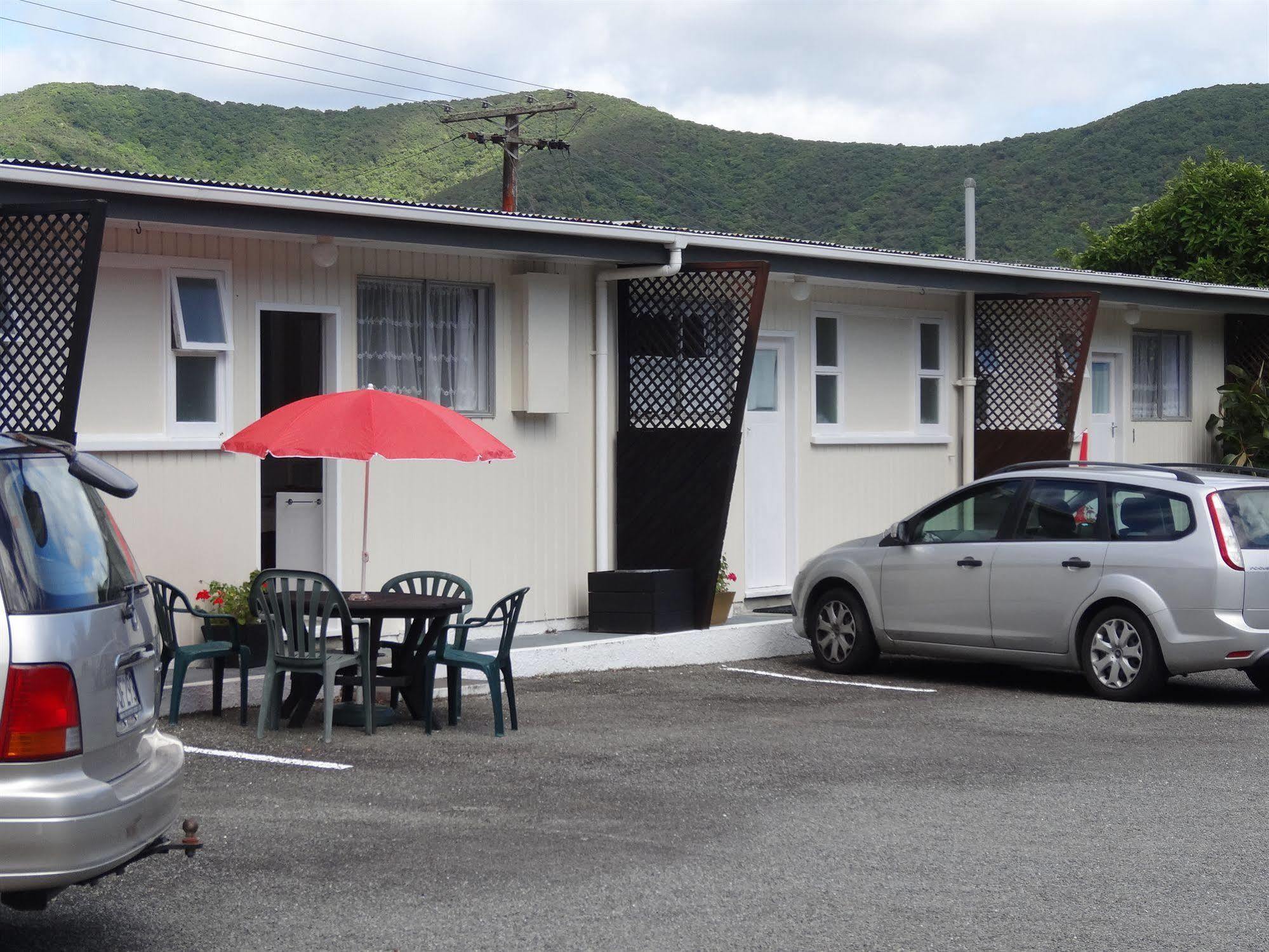 Beachside Sunnyvale Motel Picton Exterior photo