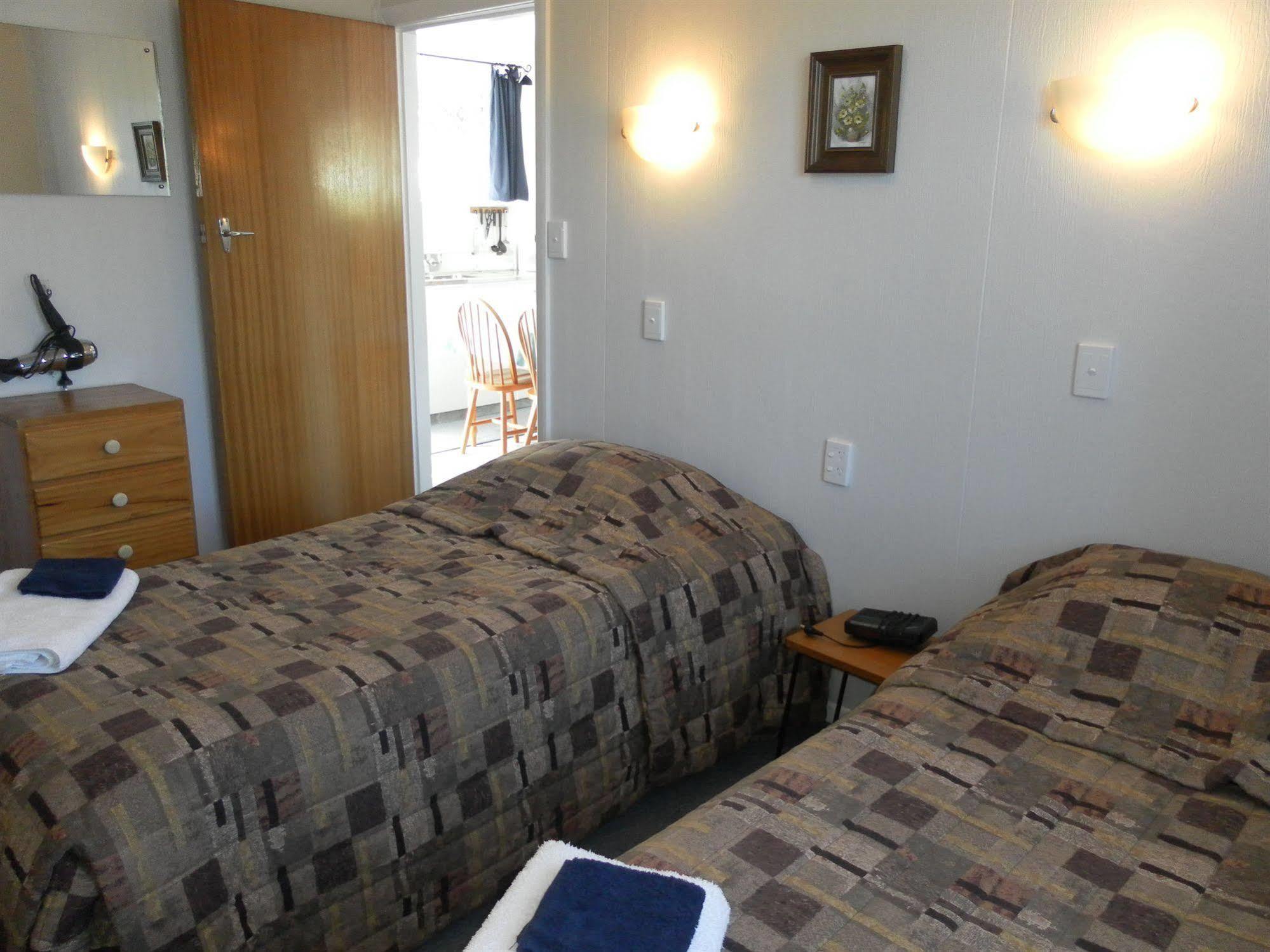 Beachside Sunnyvale Motel Picton Exterior photo