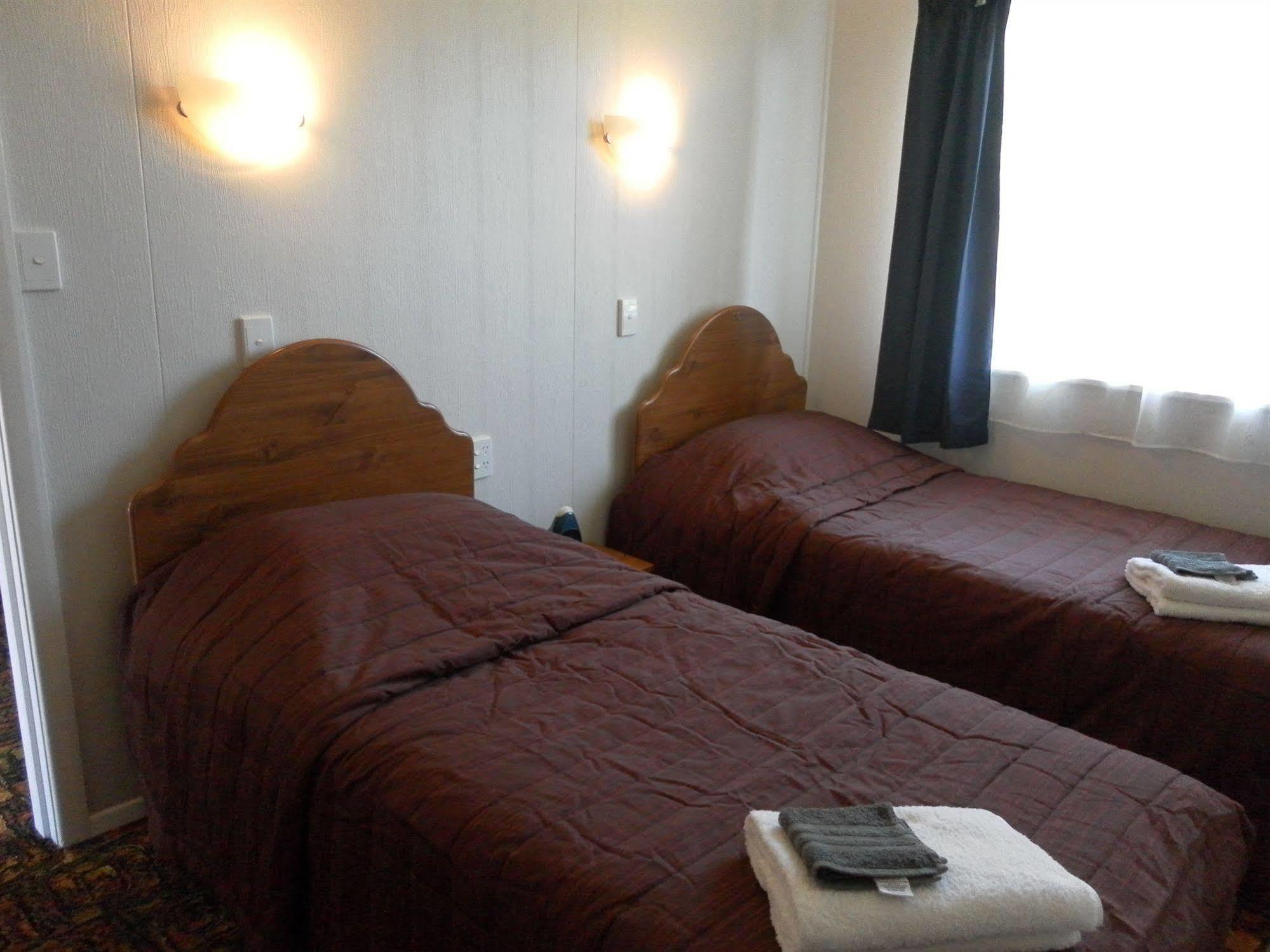 Beachside Sunnyvale Motel Picton Exterior photo