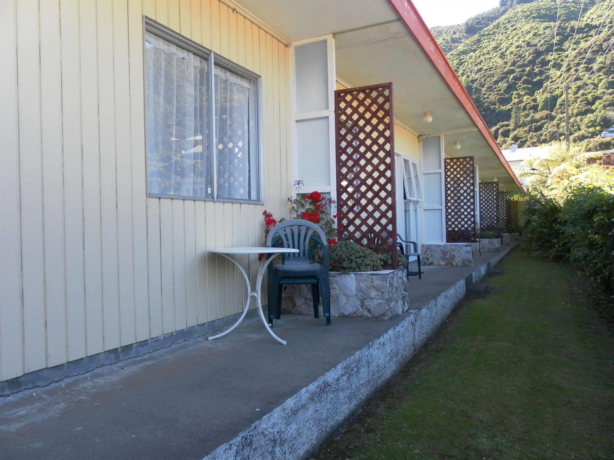Beachside Sunnyvale Motel Picton Exterior photo